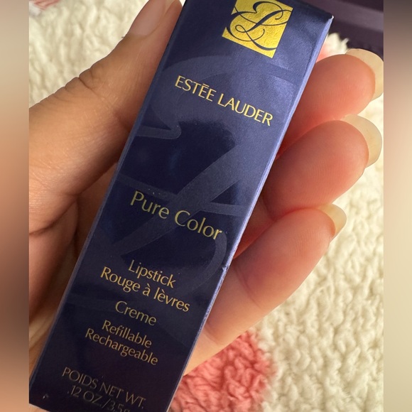 Estee lauder Pure Color Creme Lipstick 686 (full size ) - Picture 11 of 12